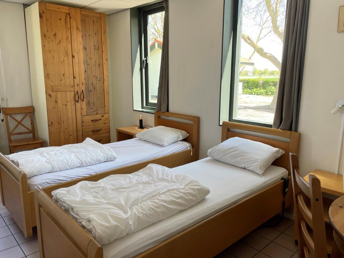 Vakantieoord "De Peppelhoeve" Каудекерке Экстерьер фото